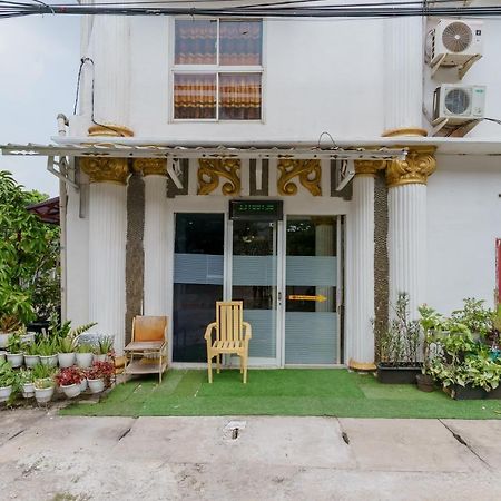 Reddoorz Syariah Near Universitas Borobudur Yakarta Exterior foto