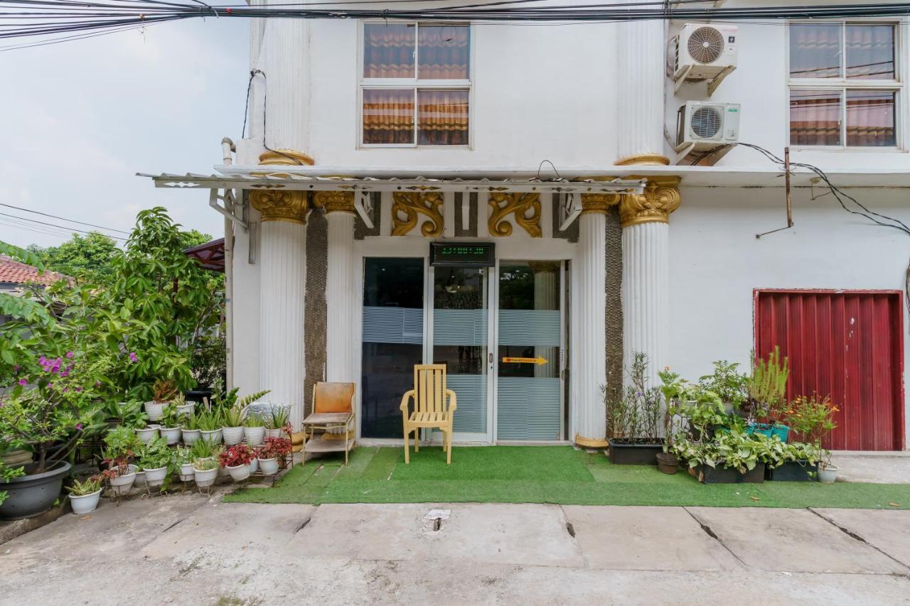 Reddoorz Syariah Near Universitas Borobudur Yakarta Exterior foto