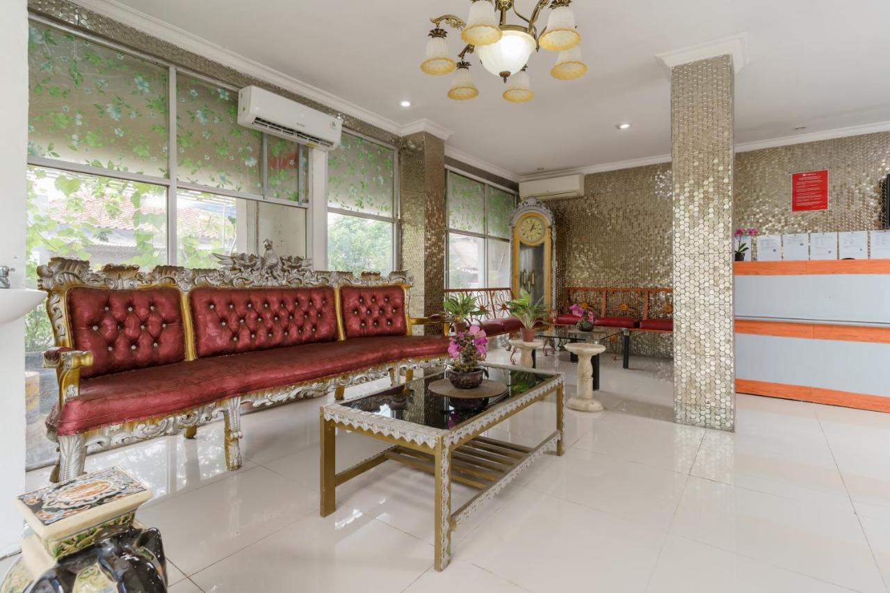 Reddoorz Syariah Near Universitas Borobudur Yakarta Exterior foto