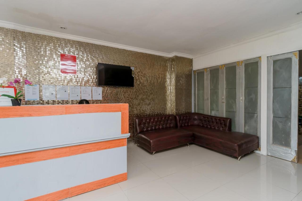 Reddoorz Syariah Near Universitas Borobudur Yakarta Exterior foto